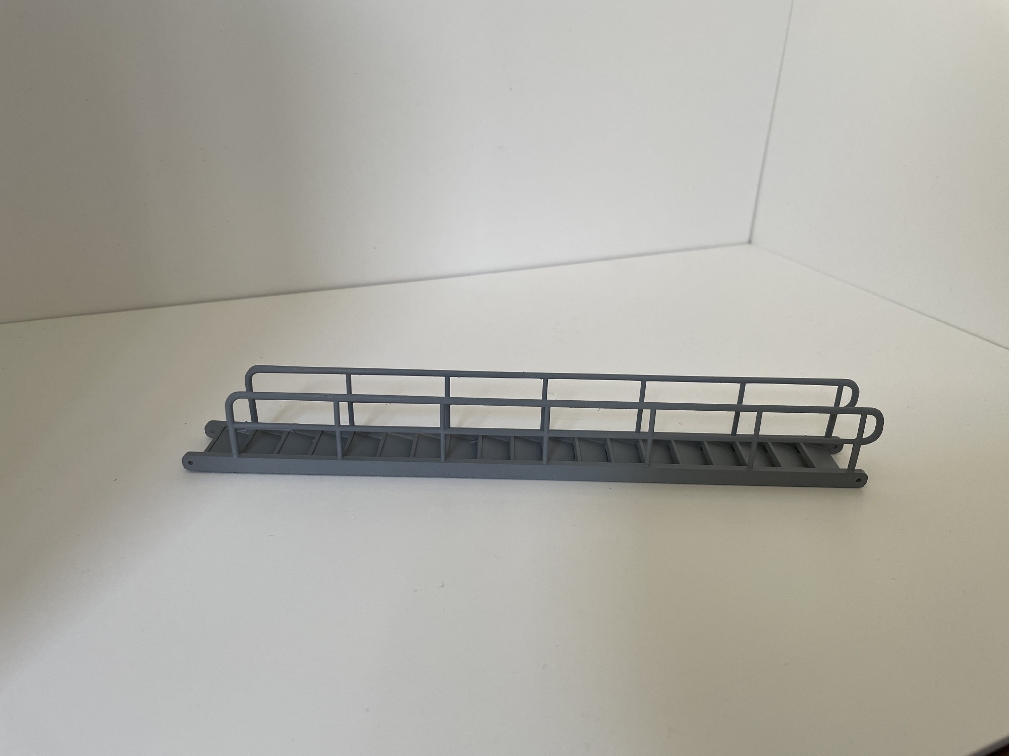 Stuurhuttrap met railing